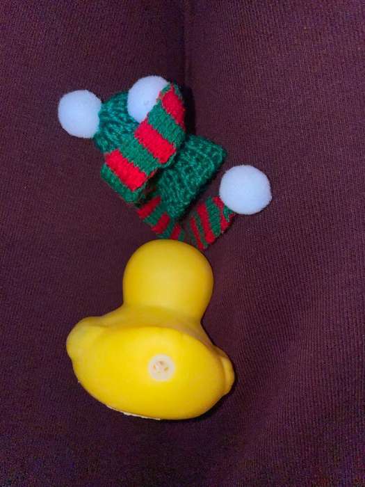 Фотография покупателя товара Утка с шарфом, цвет жёлтый, в шапке - Фото 4