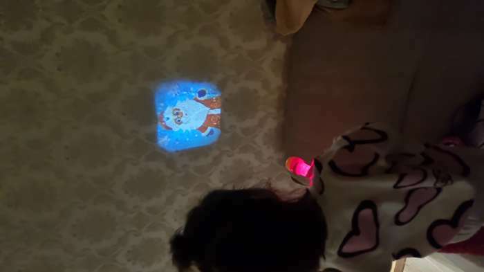 Фотография покупателя товара Игровой набор с проектором «Новогодние истории» свет, 3 сказки - Фото 1