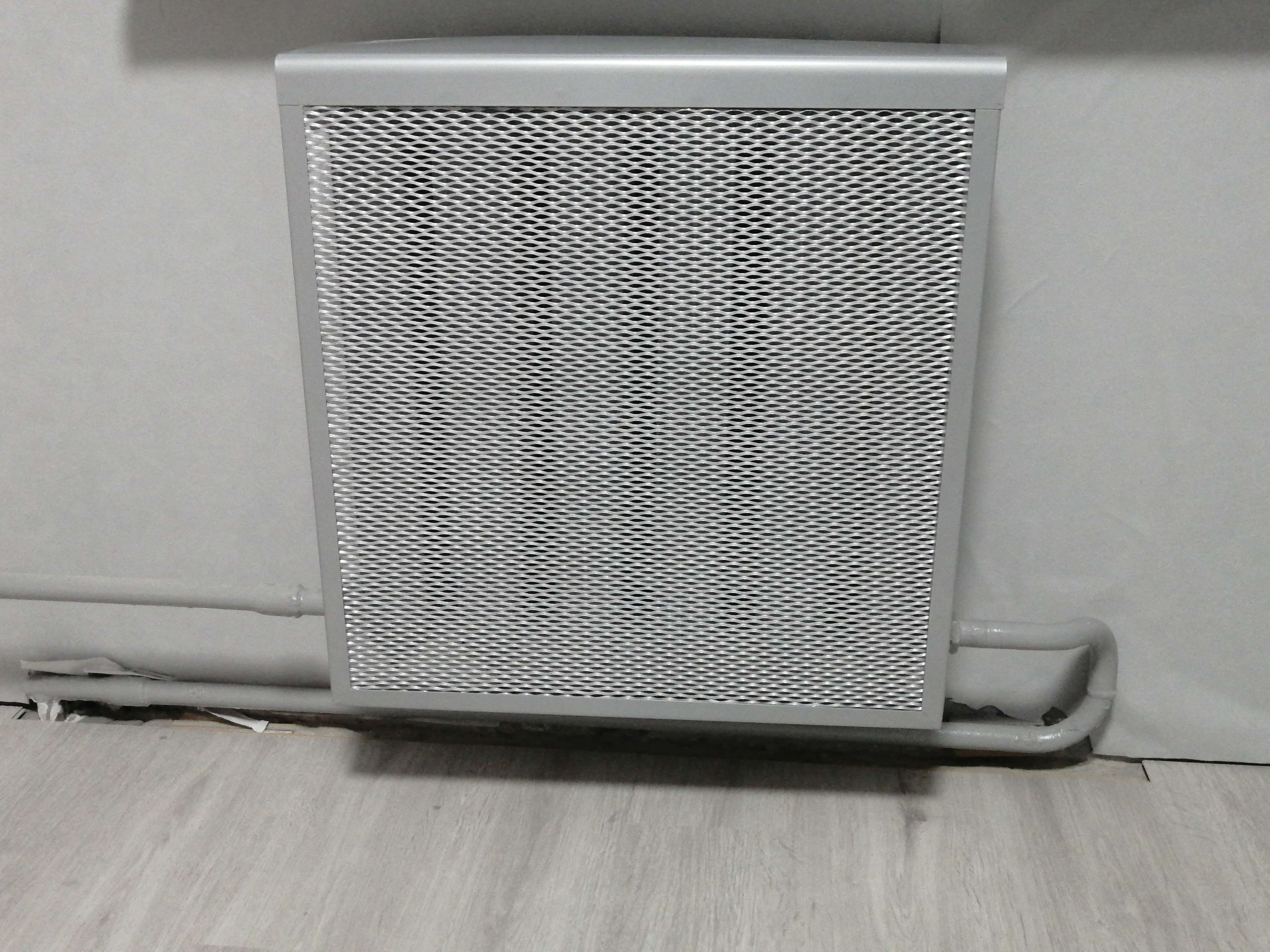 Фотография покупателя товара Экран на чугунный радиатор ZEIN, 690х610х150 мм, 7 секций, металлический, цвет металлик - Фото 1