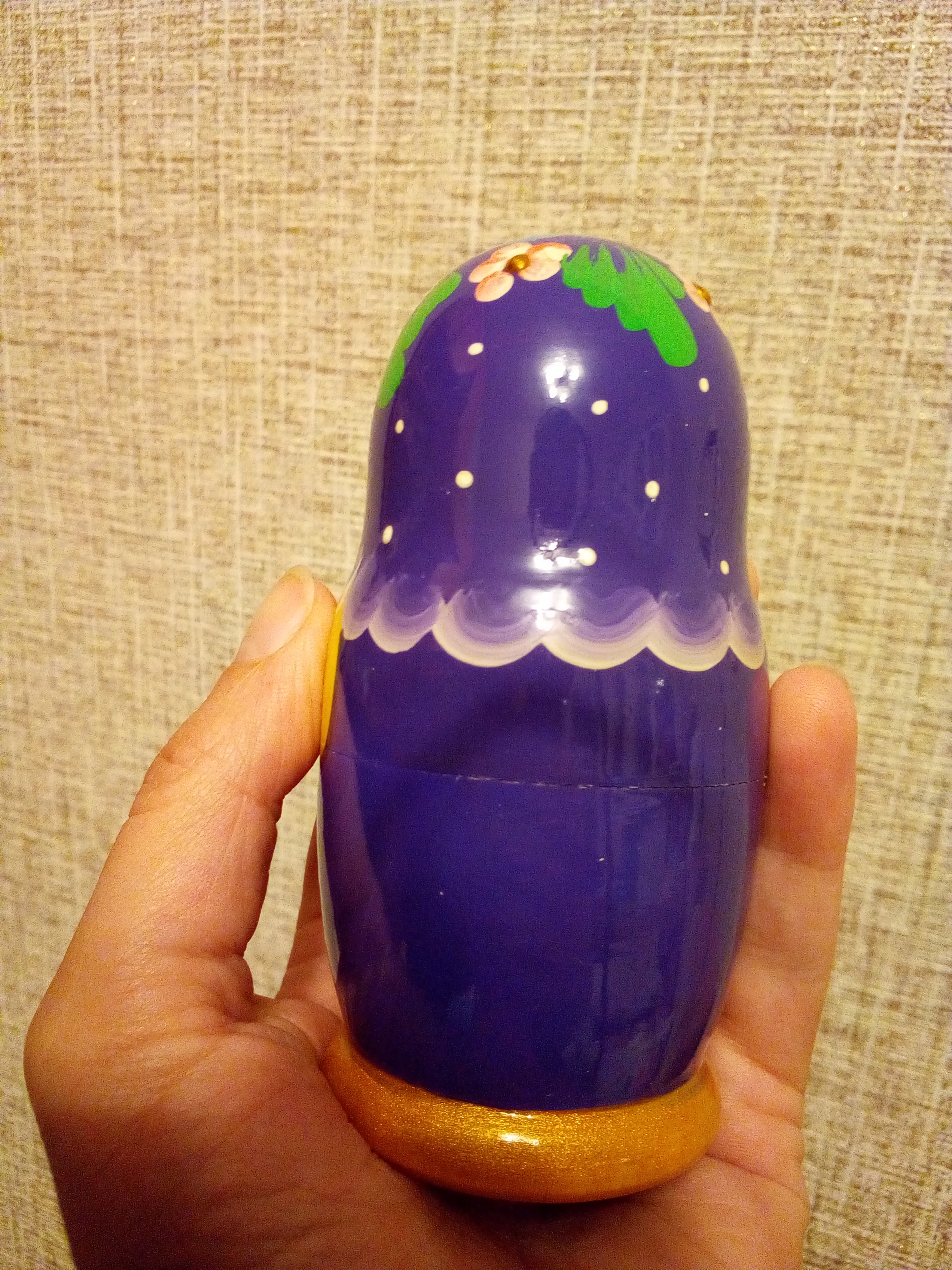 Фотография покупателя товара Матрёшка «Корзинка», фиолетовый платок, 5 кукольная, 10,5 см - Фото 2