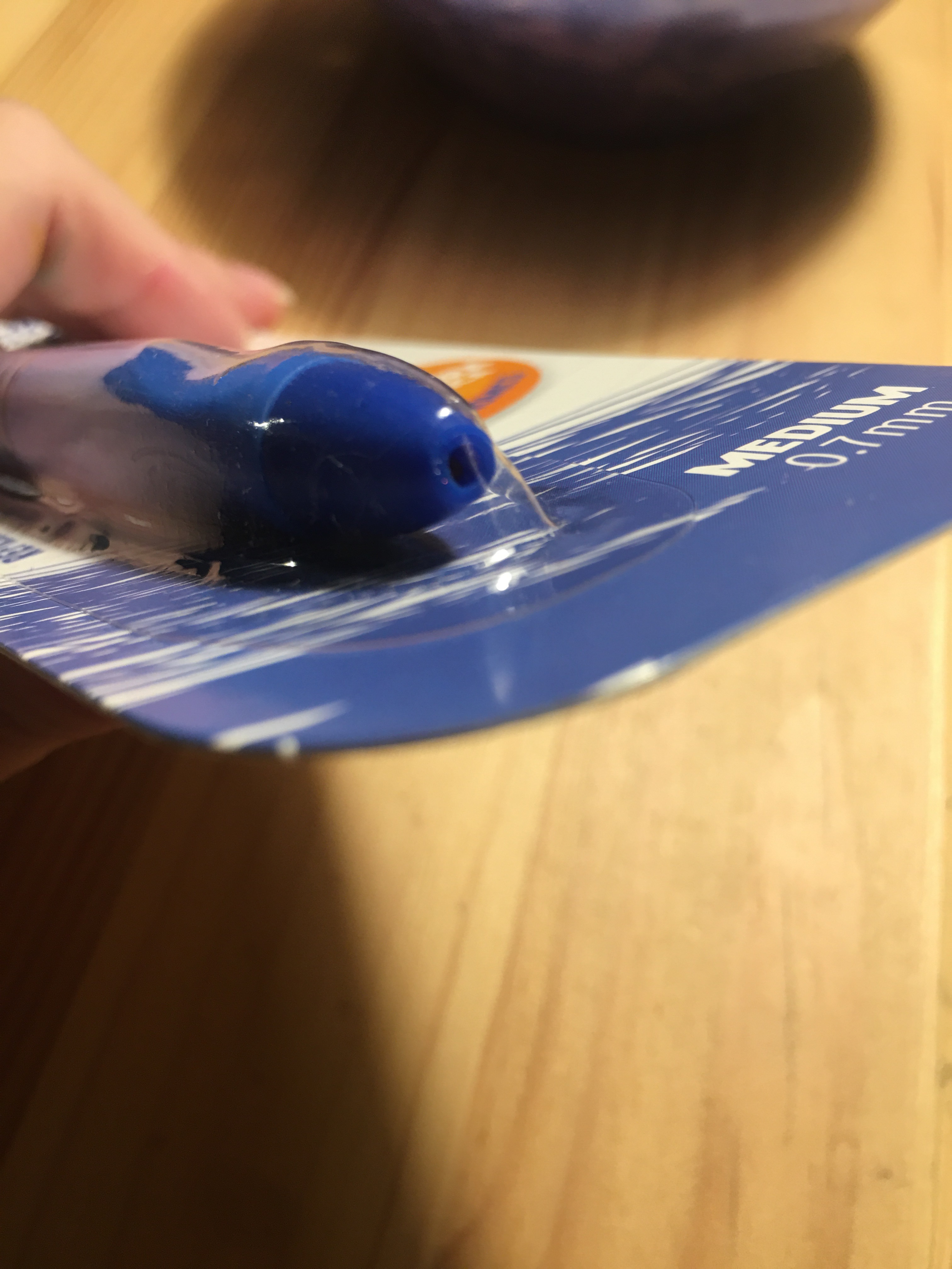 Фотография покупателя товара Ручка гелевая автоматическая стираемая Carioca "OOPS", узел 0,7 мм, чернила синие, резиновый держатель, блистер - Фото 3