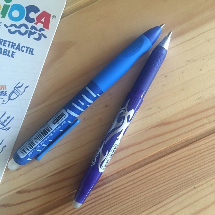 Фотография покупателя товара Ручка гелевая автоматическая стираемая Carioca "OOPS", узел 0,7 мм, чернила синие, резиновый держатель, блистер - Фото 7