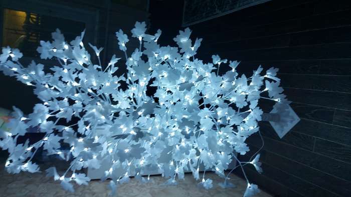 Фотография покупателя товара Светодиодное дерево «Клён белый» 1.8 м, 350 LED, постоянное свечение, 220 В, свечение белое - Фото 3