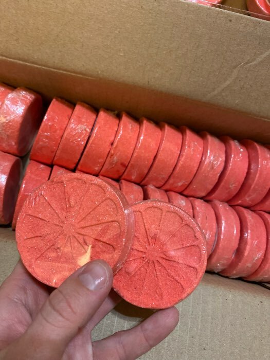 Фотография покупателя товара Бомбочка для ванны "Половинка апельсина", красный, 60 гр, "Добропаровъ"