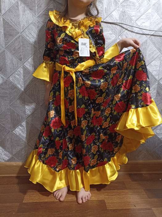 Фотография покупателя товара Карнавальный цыганский костюм для девочки, жёлтый с оборкой по груди, р. 32, рост 122 см - Фото 2