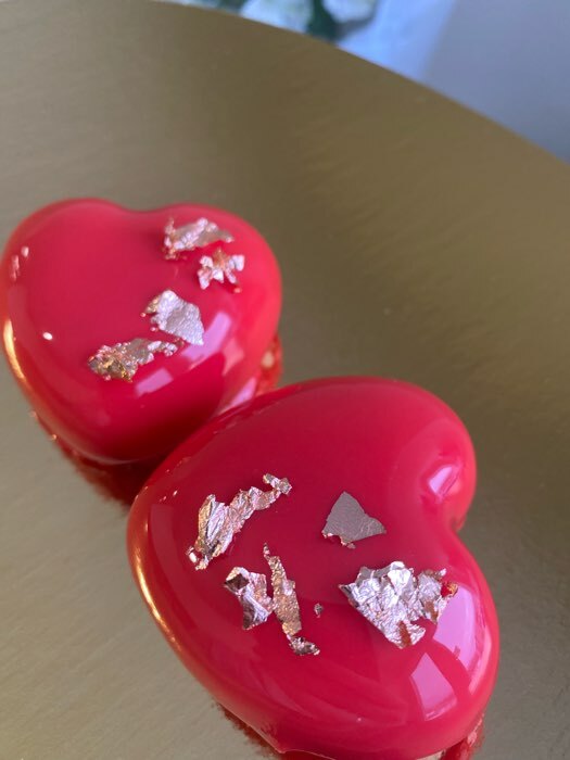 Фотография покупателя товара Форма для муссовых десертов и выпечки KONFINETTA «Сердца», 30×17.5×3 см, 8 ячеек (6.2×6 см), силикон, белая - Фото 3