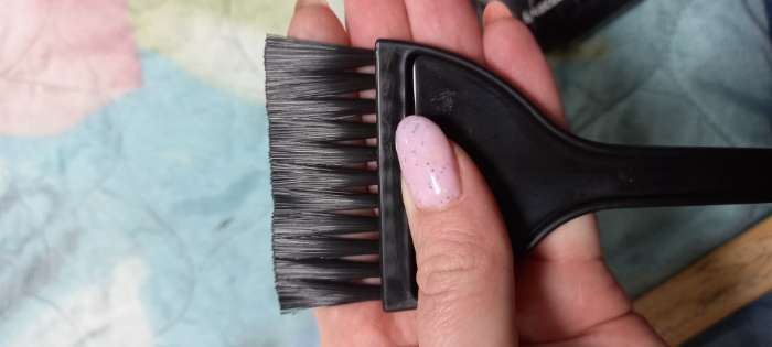 Фотография покупателя товара Кисть для окрашивания волос, широкая, 21 х 6 см, цвет чёрный