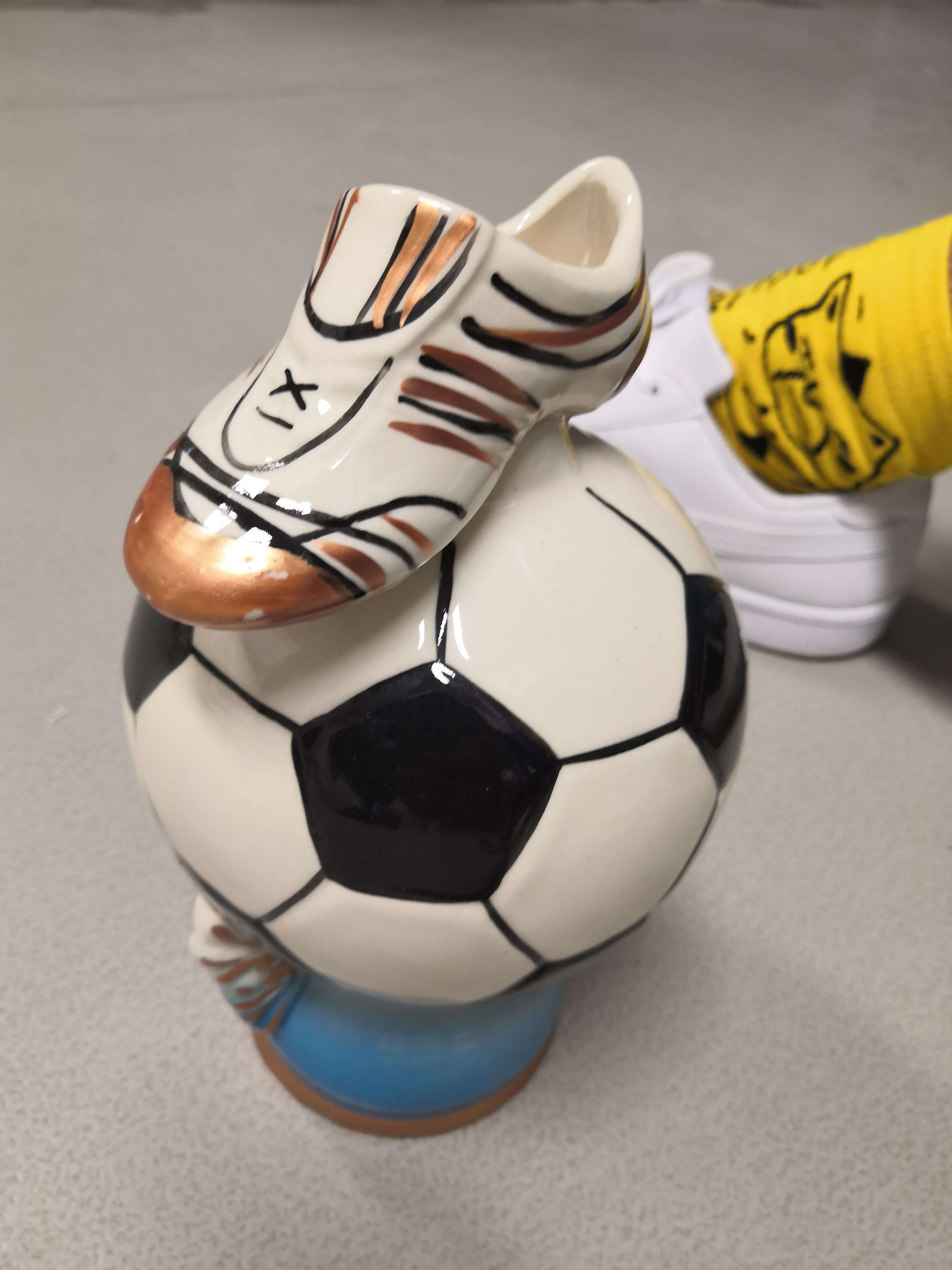Фотография покупателя товара Копилка "Футбольный мяч", глянец, керамика, 22 см, микс