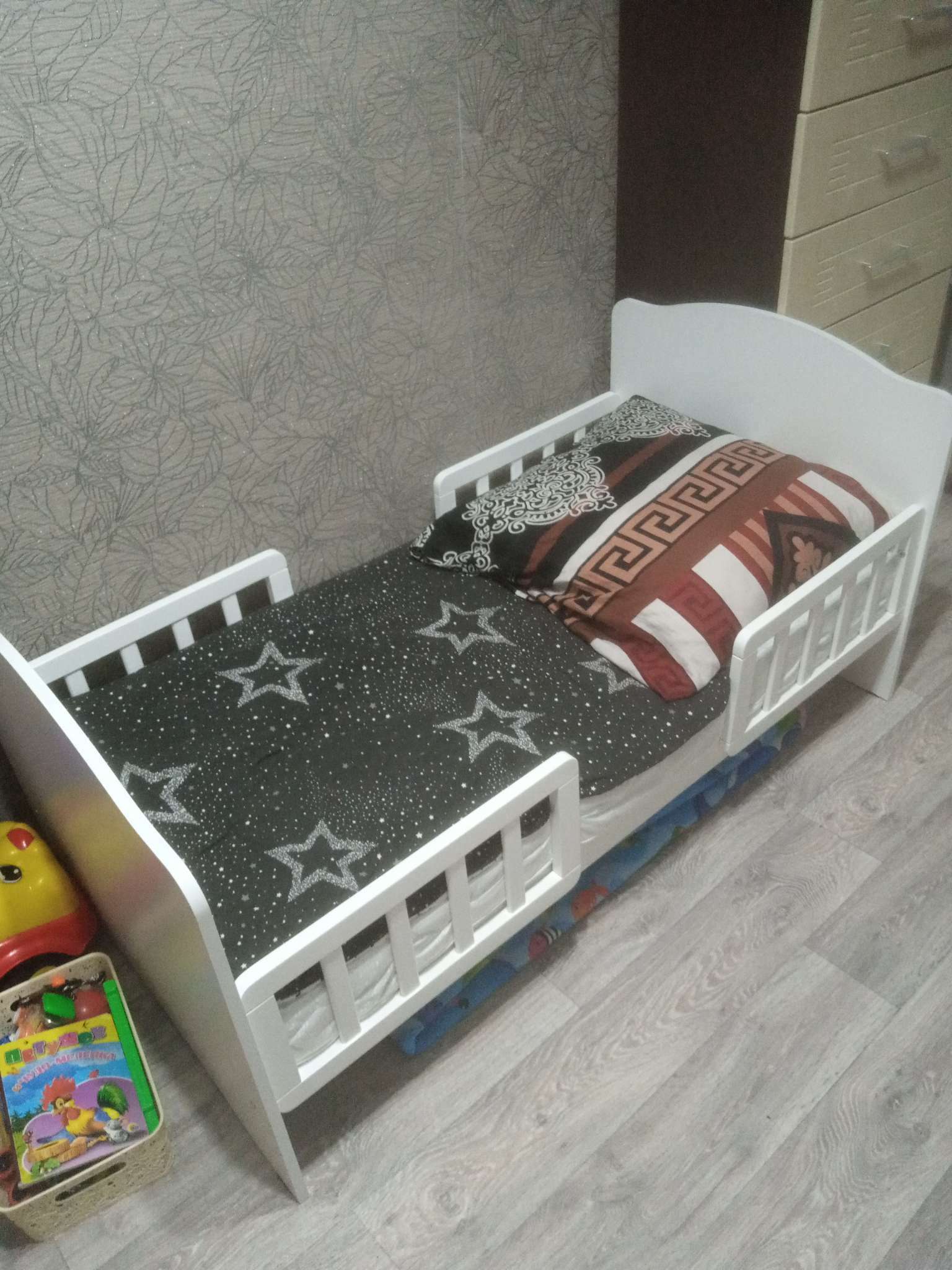 Фотография покупателя товара Кровать детская Классика, спальное место 1400х700, цвет белый - Фото 2