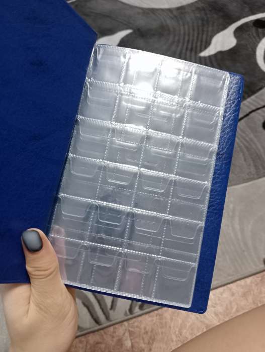 Фотография покупателя товара Альбом для монет 125 х 185 мм Calligrata, на 240 монет, ячейка 35 х 35 мм, 16 листов, обложка искусственная кожа, синий - Фото 4