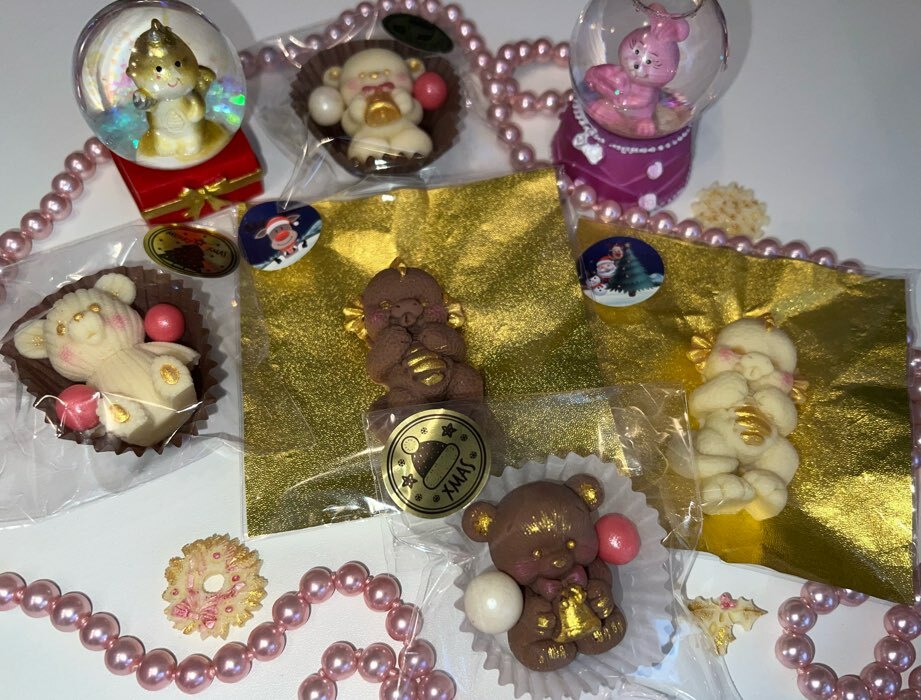 Фотография покупателя товара Наклейки в рулоне "Рождество", 500 шт, 2,5 х 2,5 см - Фото 4