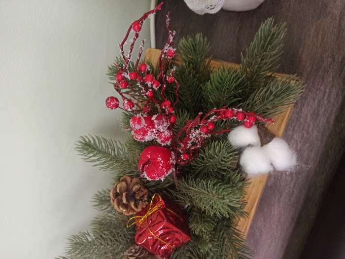 Фотография покупателя товара Еловая ветка декоративная «Зимнее волшебство. Очарование», 25 см - Фото 2