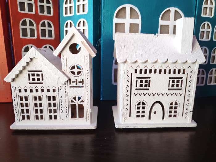 Фотография покупателя товара Ёлочная игрушка «Резной домик», от батареек, свечение тёплое белое - Фото 8