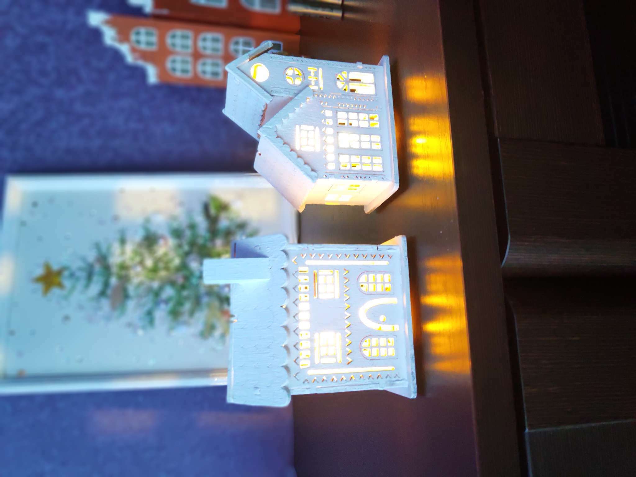 Фотография покупателя товара Ёлочная игрушка «Резной домик», от батареек, свечение тёплое белое - Фото 5