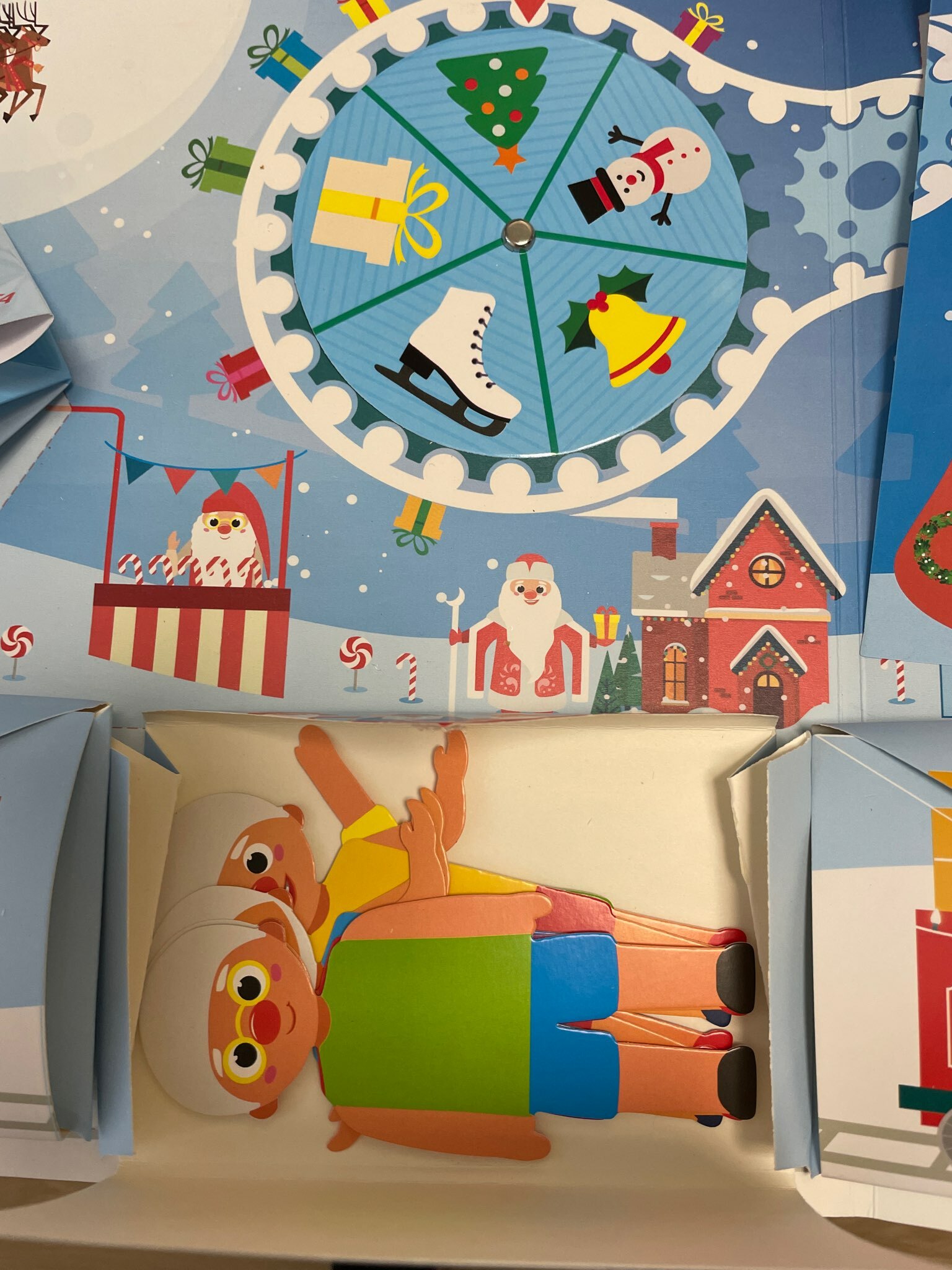 Фотография покупателя товара Новогодняя интерактивная игра-лэпбук «Новый год: Деды Морозы в разных странах», 3+ - Фото 4