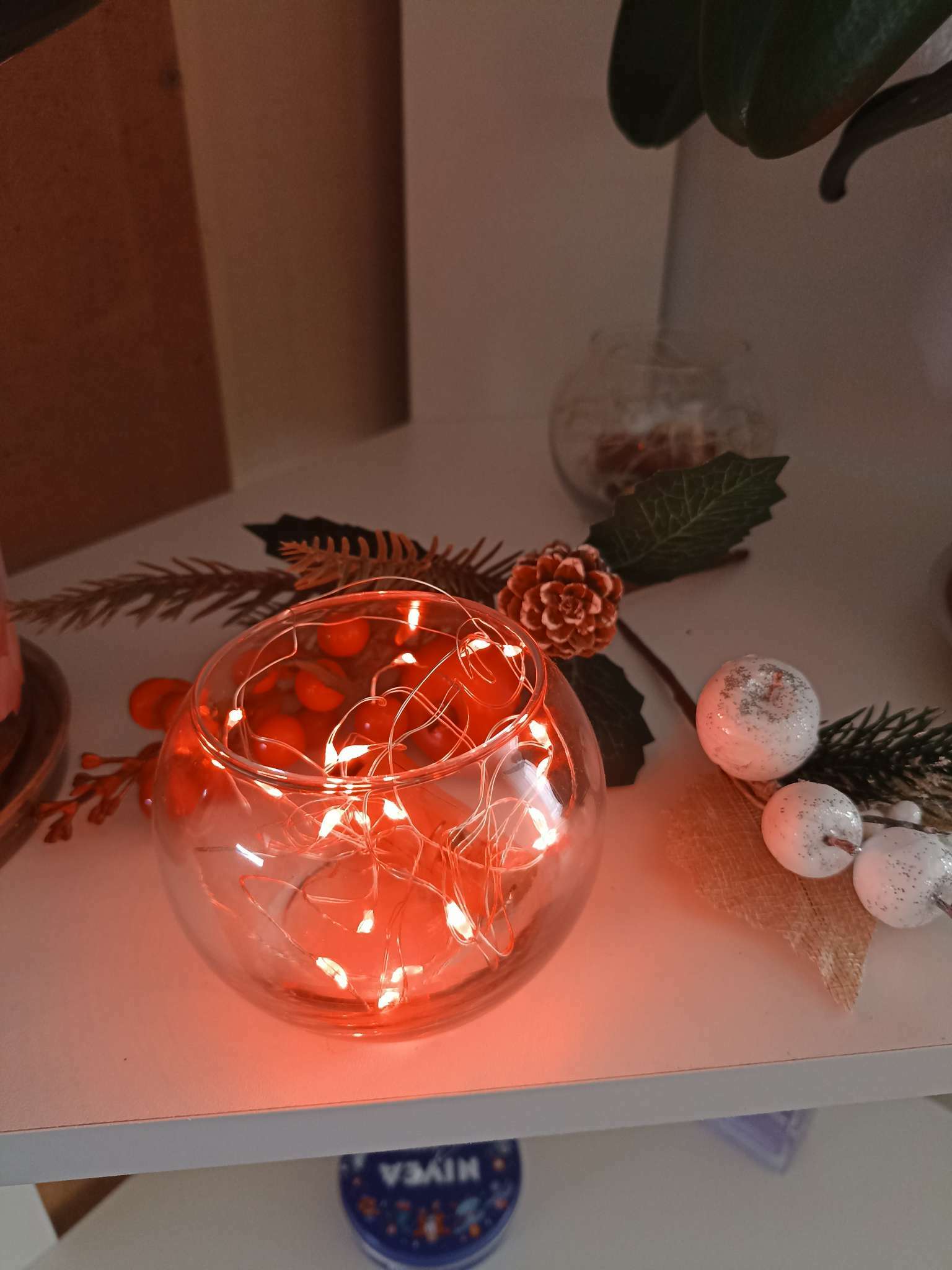 Фотография покупателя товара Гирлянда «Нить» 2 м роса с пробкой, IP20, серебристая нить, 20 LED, свечение красное, LR44×3 - Фото 97