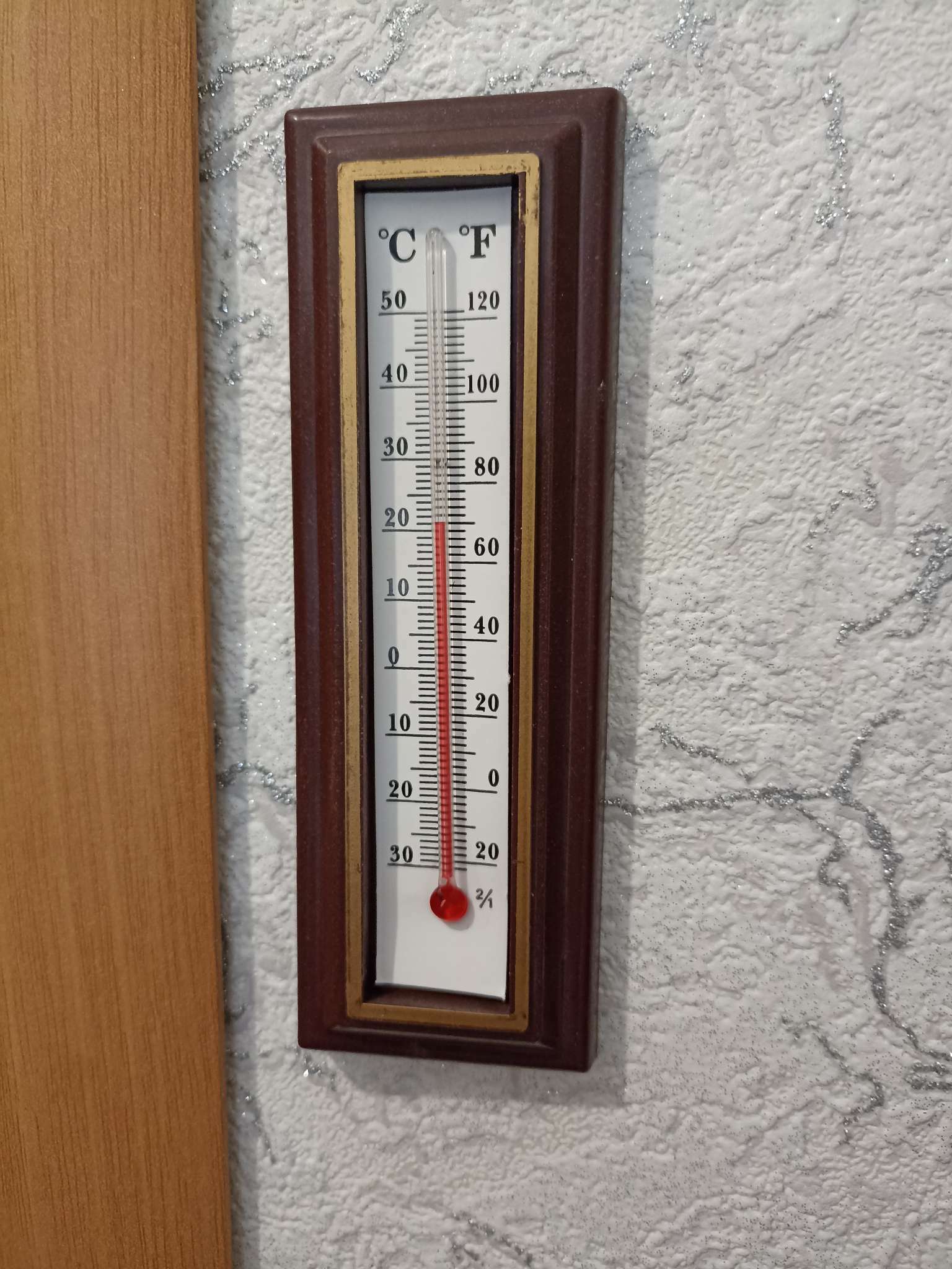 Фотография покупателя товара Термометр комнатный Luazon, спиртовой, коричневый - Фото 5