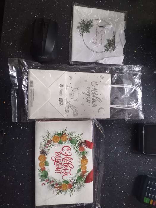 Фотография покупателя товара Пакет подарочный с широким дном «С Новым годом», 20 х 14 х 13.2 см, Новый год