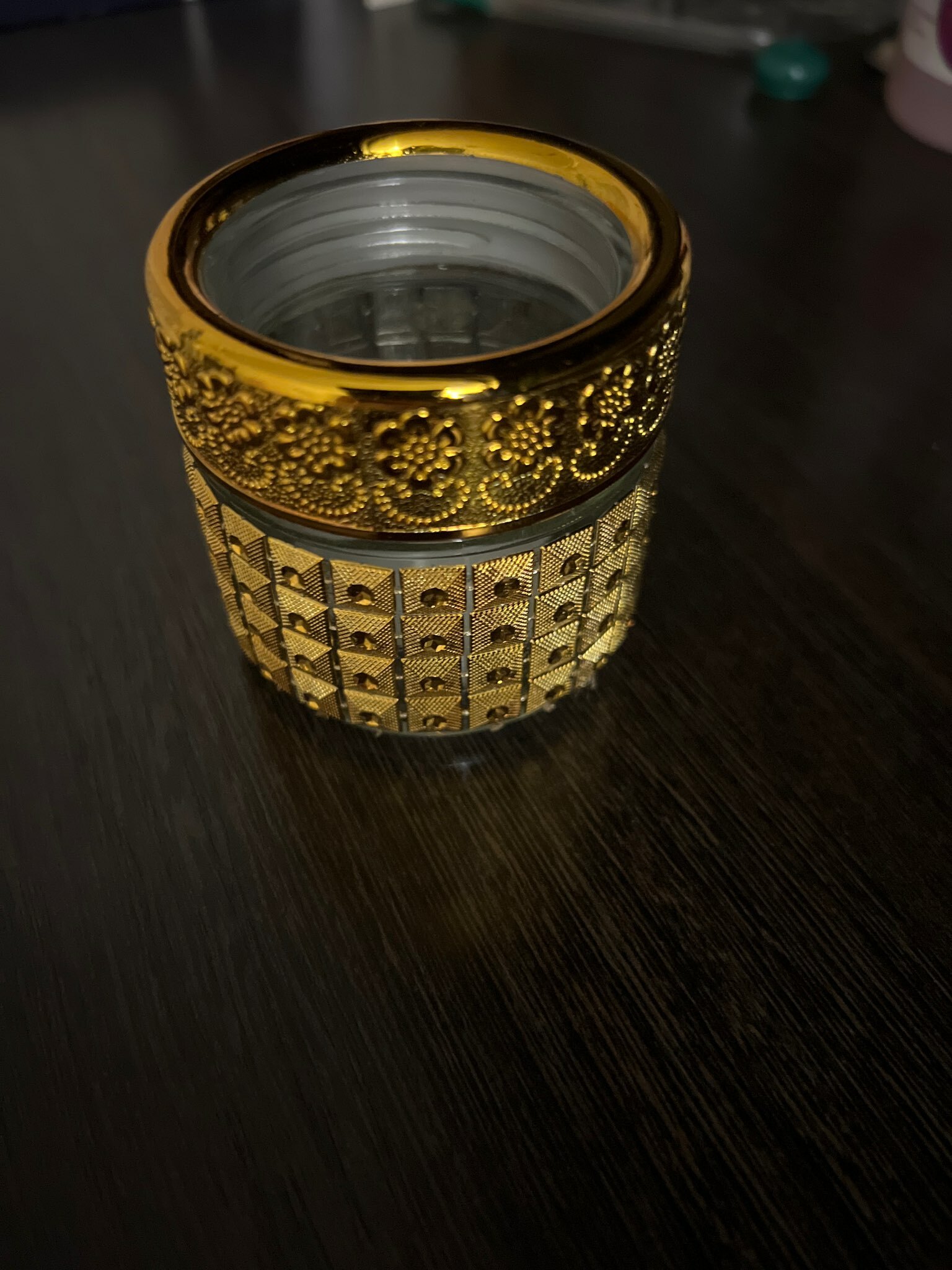 Фотография покупателя товара Баночка стеклянная для специй «Голд», 100 мл, 5,7×5,5, цвет золотой - Фото 1