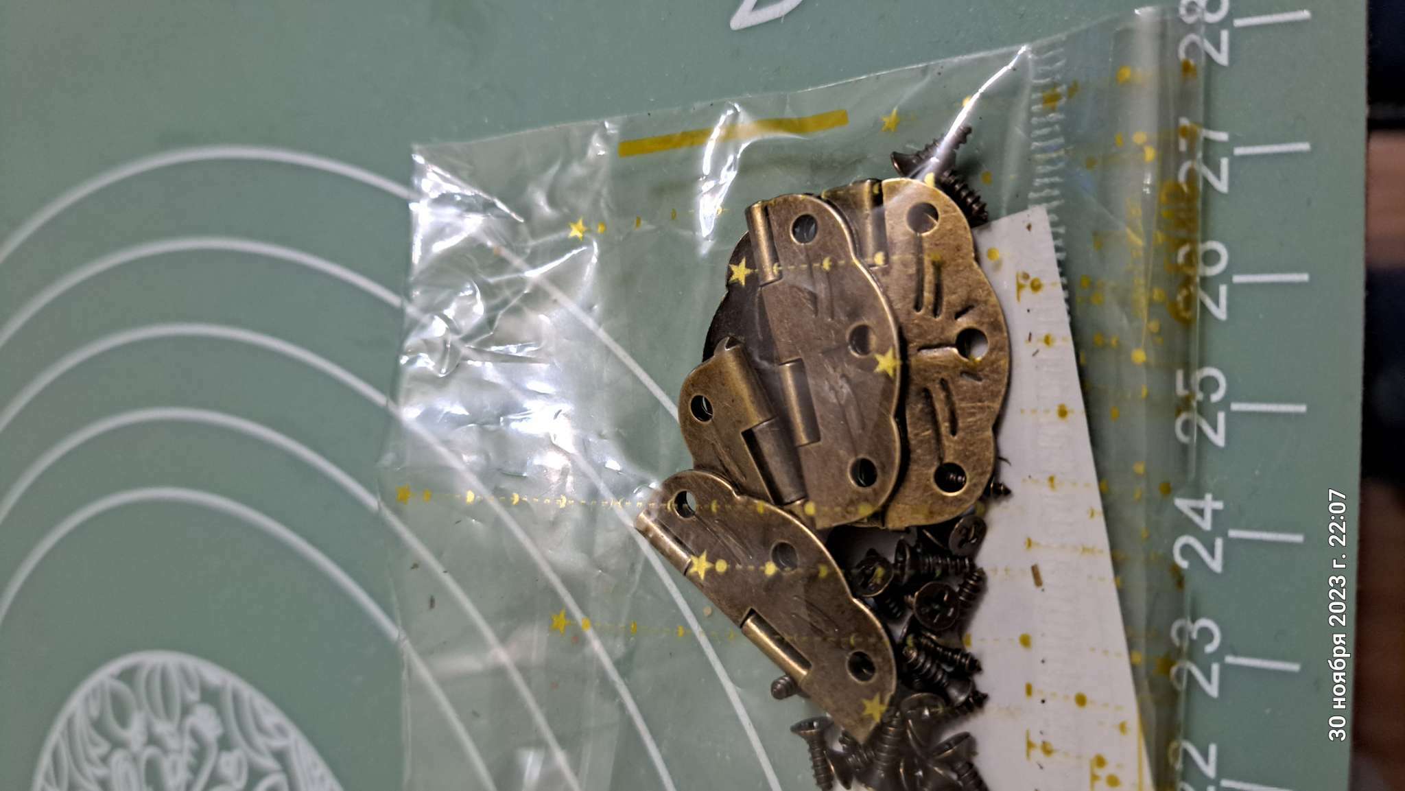 Фотография покупателя товара Петля для шкатулки металл фигурная бронза (набор 6 шт) 1,9х2,8 см