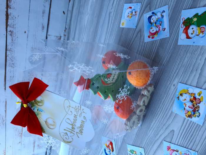 Фотография покупателя товара Коробка подарочная новогодняя складная ПВХ «Праздничное настроение» 11×11×11 см . - Фото 15