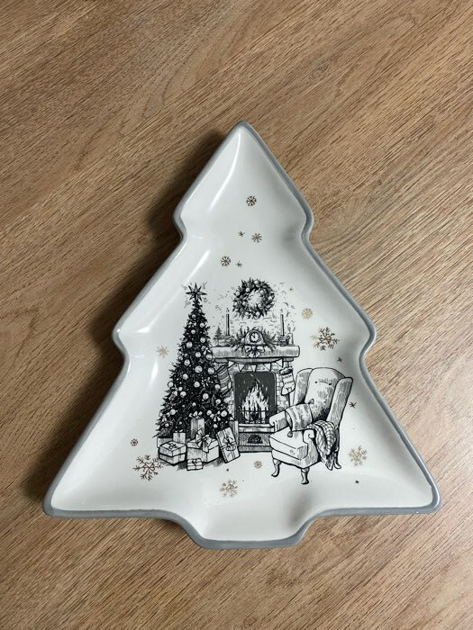 Фотография покупателя товара Блюдо сервировочное Доляна «Рождественский снеговик», 23×20×2,2 см, цвет белый - Фото 5