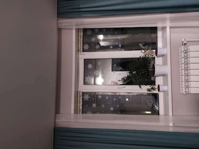 Фотография покупателя товара Виниловые наклейки на окна «Снежинки», многоразовые, 70 х 25 см, Новый год - Фото 2
