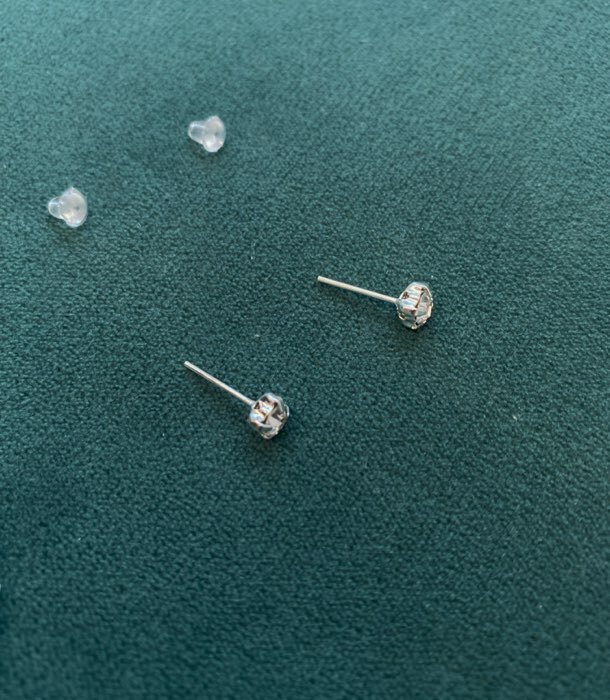Фотография покупателя товара Гарнитур 2 предмета: серьги, кулон «Сердце», цвет белый в серебре, 43 см - Фото 2