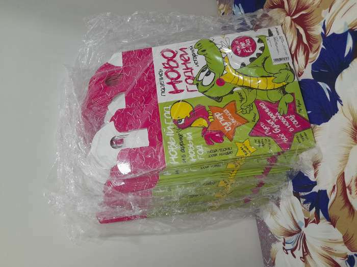 Фотография покупателя товара Подарочная новогодняя коробка «Акварельная серия. Подарок», 9.5×9.5×19.7 см - Фото 1