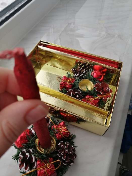 Фотография покупателя товара Свеча новогодняя с подсвечником "Красные шишки и подарки" (набор 4 шт) 4х13х17 см, красный - Фото 2