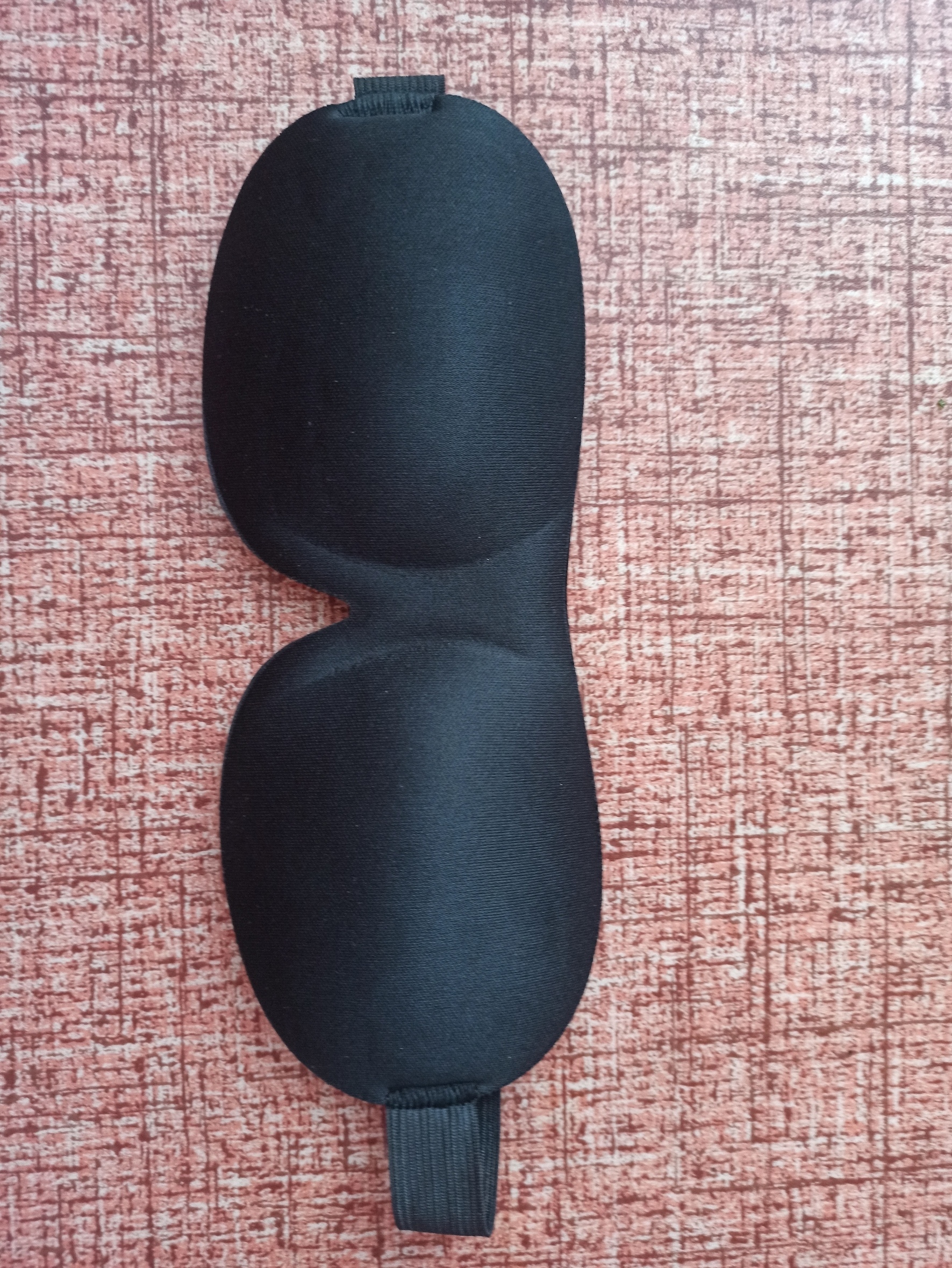 Фотография покупателя товара Маска для сна 3D, на липучке, 22,5 × 9 см, цвет чёрный - Фото 3