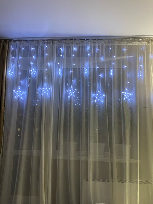 Фотография покупателя товара Гирлянда «Бахрома» 2.4 × 0.9 м с насадками «Звёзды», IP20, прозрачная нить, 138 LED, свечение синее, 8 режимов, 220 В - Фото 8
