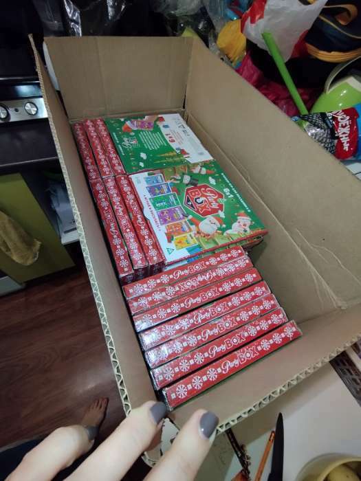 Фотография покупателя товара Новогодний набор игр «Новый год: Party box. Играй и веселись. 6 в 1», по 20 карт в каждой игре, 7+ - Фото 3