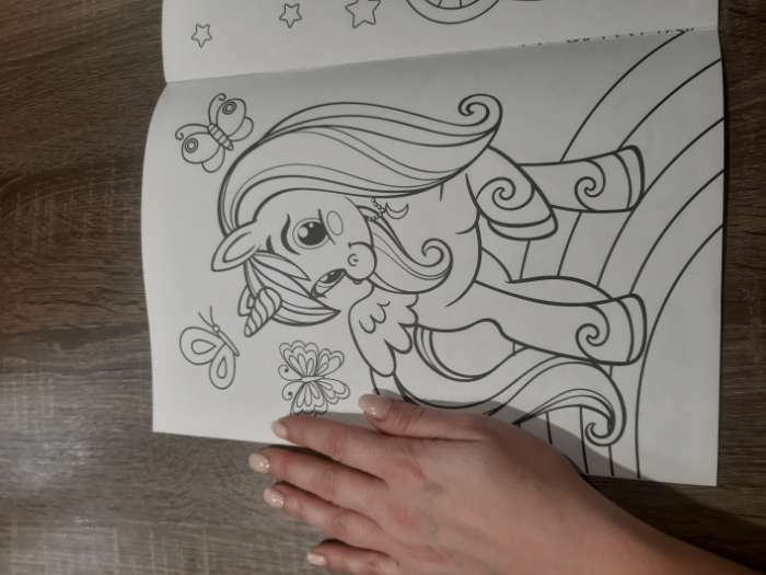 Фотография покупателя товара Раскраска для девочек «Мир пони», 16 стр., формат А4
