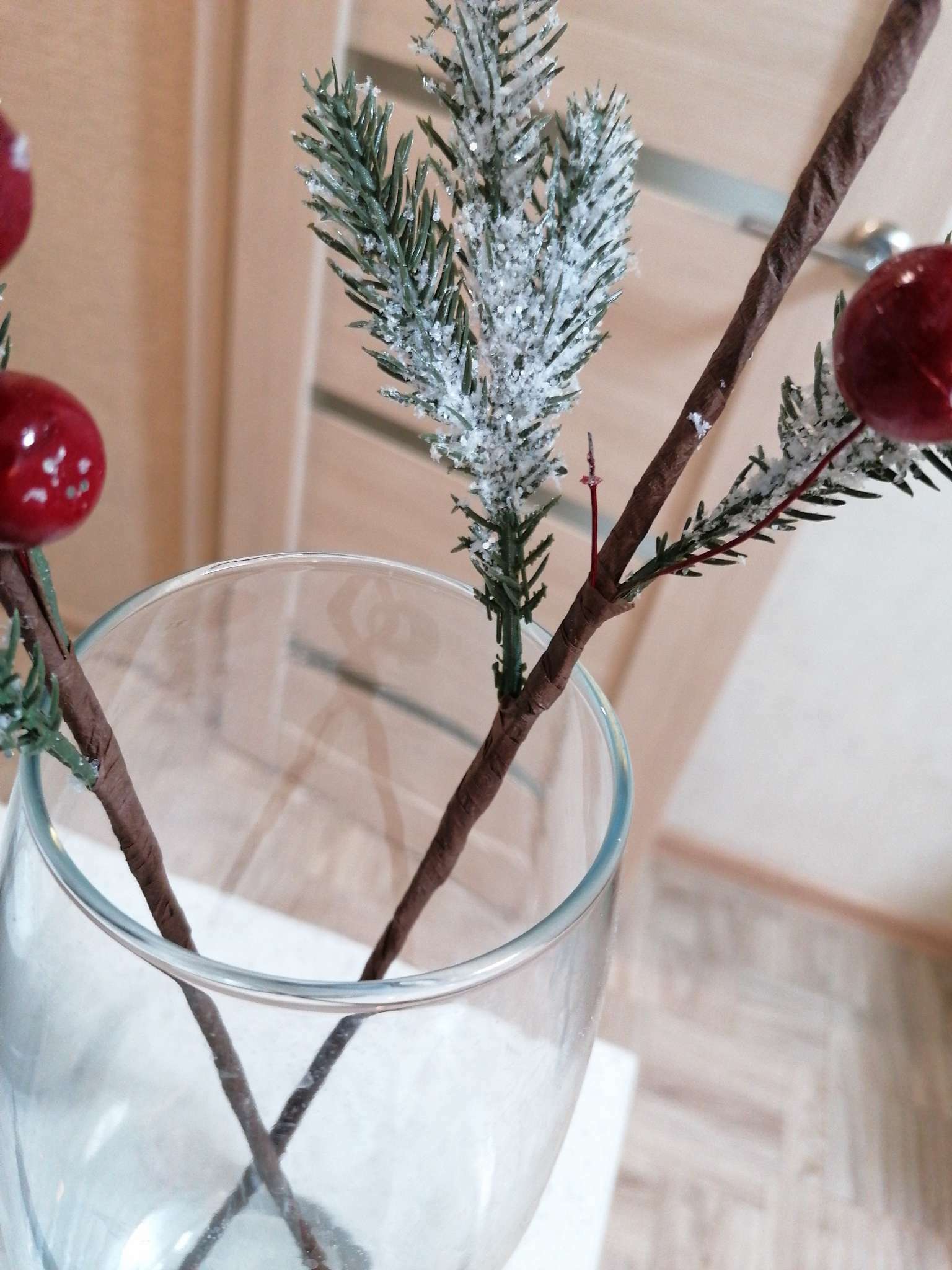 Фотография покупателя товара Декор "Зимние мечты" ягоды на снежной ели, 50 см - Фото 32
