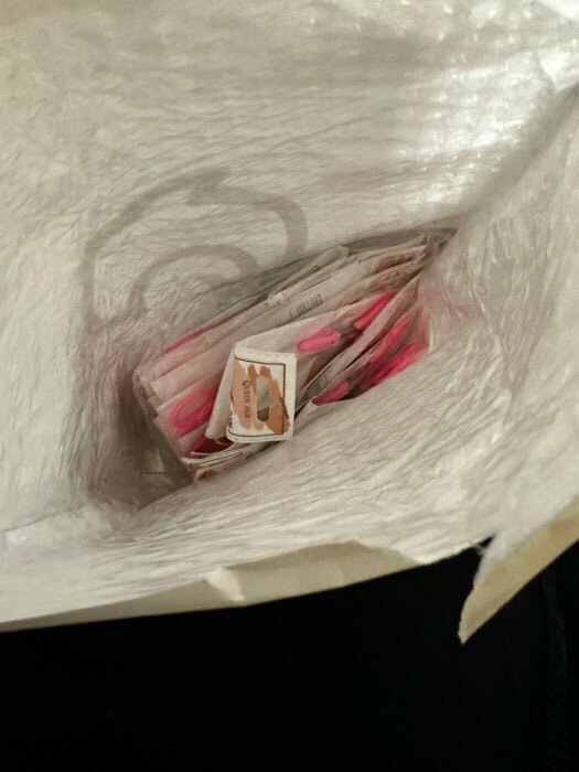 Фотография покупателя товара Ножницы маникюрные, с колпачком, загнутые, 9,5 см, цвет МИКС - Фото 2