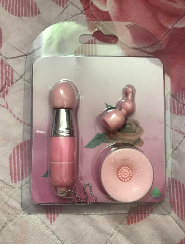 Фотография покупателя товара Вибратор-брелок, 3 сменные насадки, 1 режим, розовый - Фото 3