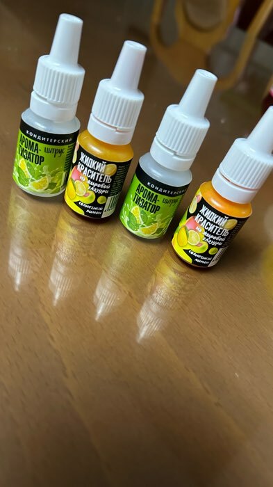 Фотография покупателя товара УЦЕНКА KONFINETTA Жидкий пищевой краситель «Солнечный лимон» на жировой глазури, 10 мл.