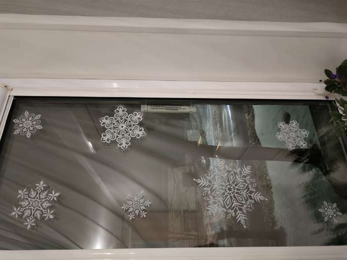 Фотография покупателя товара Наклейка для окон «Снежинки», многоразовая, 50 × 70 см - Фото 2