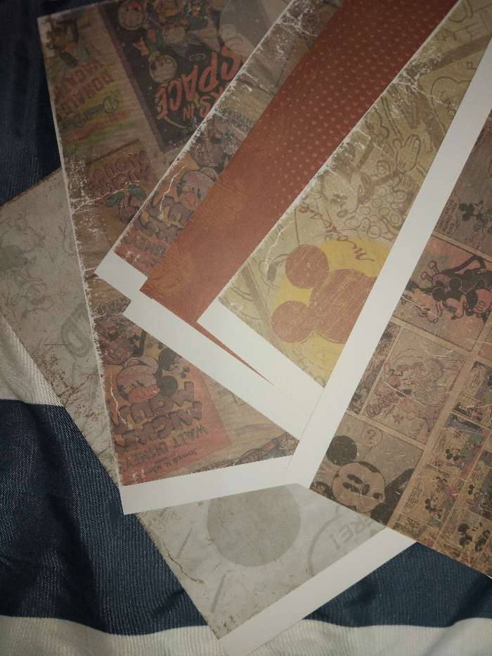 Фотография покупателя товара Набор бумаги для скрапбукинга "Old's cool", Микки Маус и друзья, 12 листов, 29.5 х 29.5 см, 160 г/м²