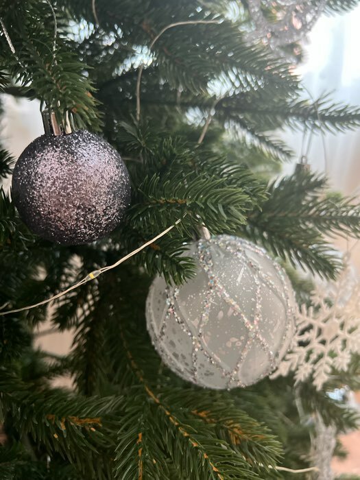 Фотография покупателя товара Ёлочные игрушки «Новогодние ветви», шары новогодние, набор 12 шт., d=5 см, серый - Фото 1