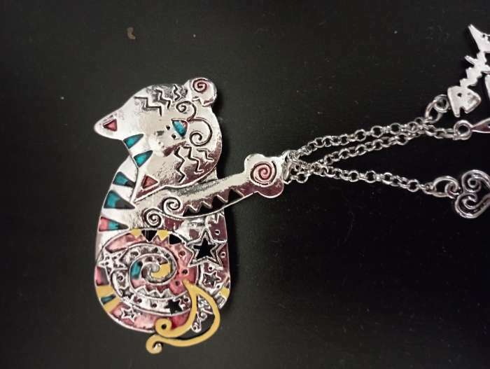 Фотография покупателя товара Брошь «Кот» сказочный, цветная в серебре - Фото 2