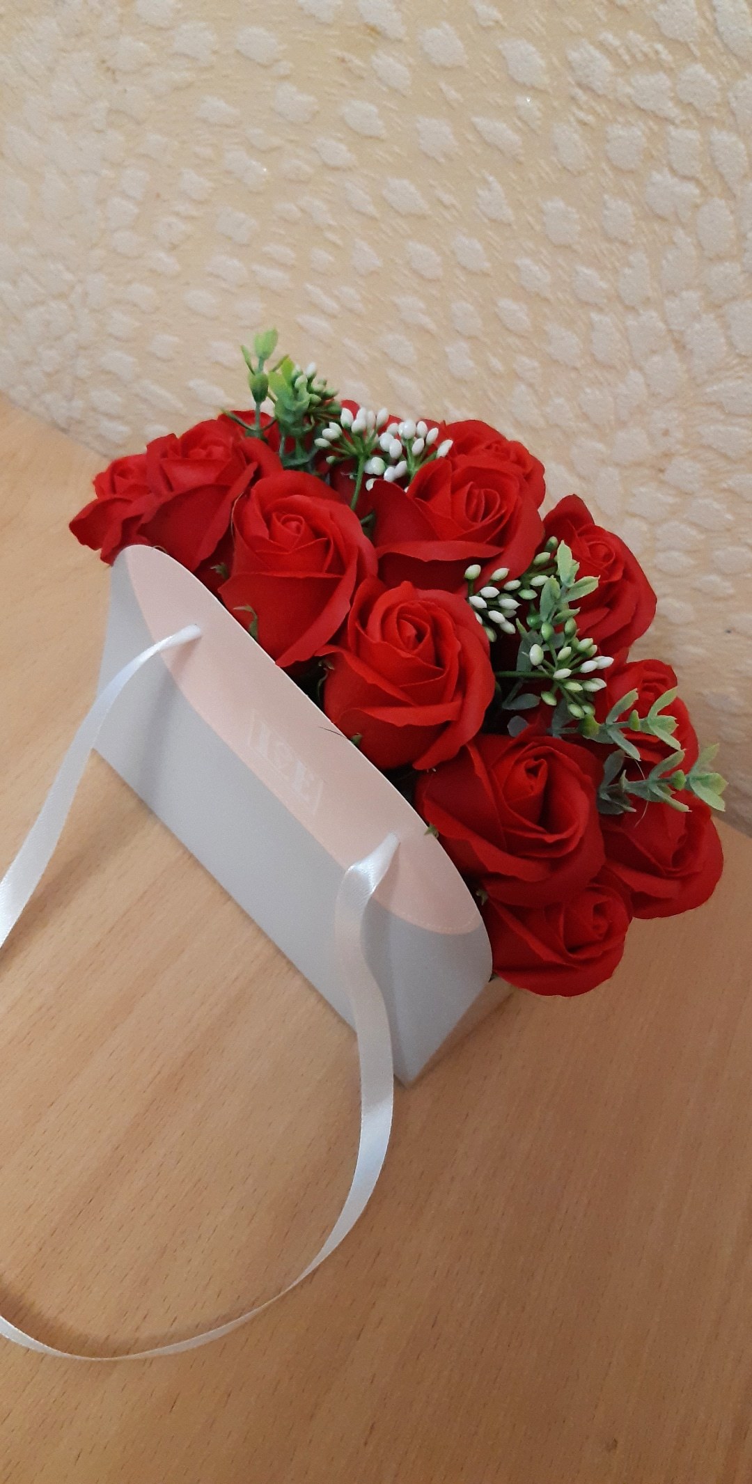 Фотография покупателя товара Коробка для цветов складная «Love», 17 × 13 × 7 см - Фото 5