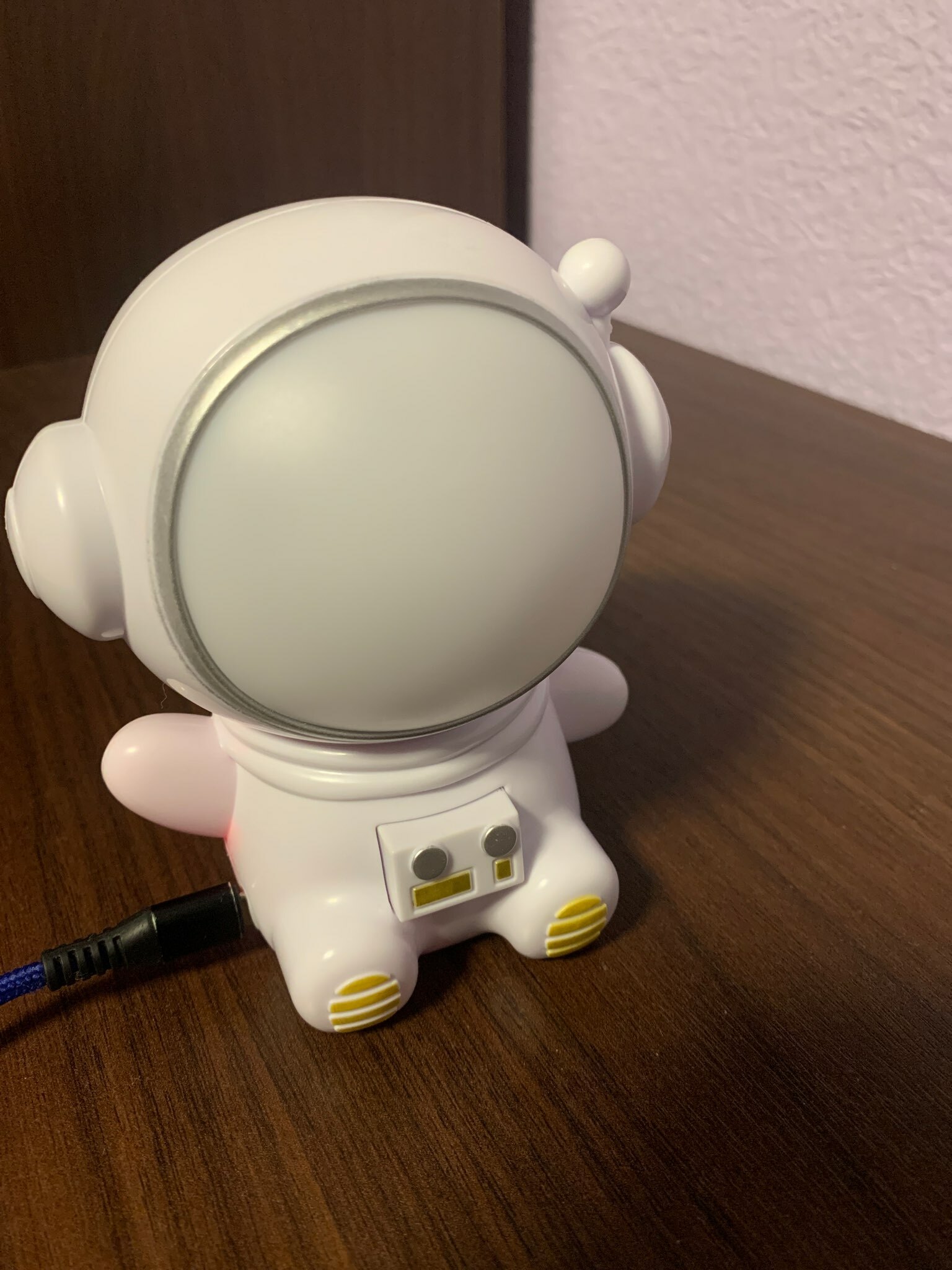 Фотография покупателя товара Ночник "Космонавт" LED 1.5Вт USB АКБ белый 9,5х8х10,5 см RISALUX - Фото 2
