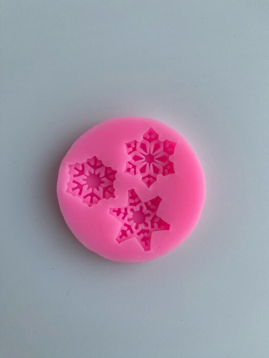 Фотография покупателя товара Силиконовый молд «Метелица», 5,5×5,5×0,8 см, цвет розовый - Фото 3