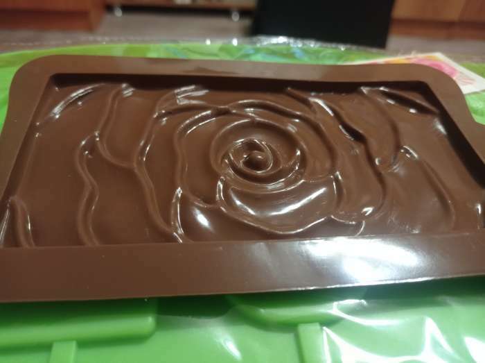 Фотография покупателя товара Форма для шоколада Доляна «Роза», силикон, 17,5×10,5×1 см, цвет коричневый - Фото 3
