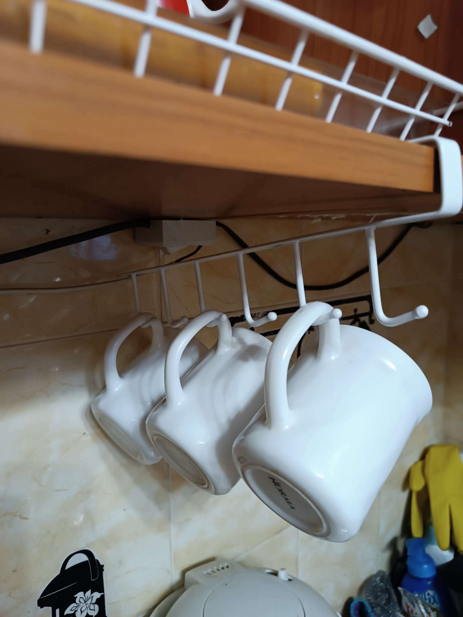 Фотография покупателя товара Держатель кухонный подвесной на 6 предметов, 1,5×28×7,5 см, цвет белый - Фото 30