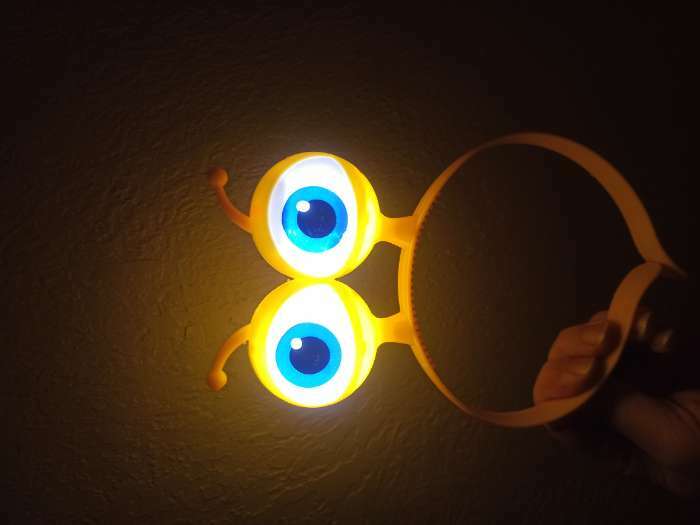 Фотография покупателя товара Карнавальный ободок «Глазки», световой, цвета МИКС - Фото 2