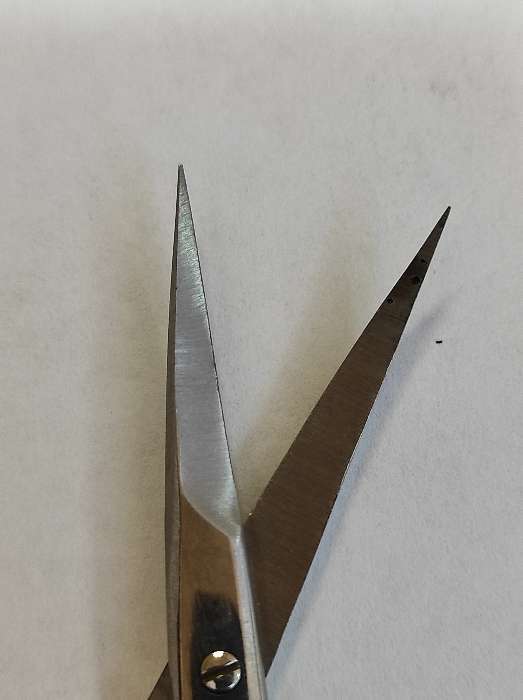 Фотография покупателя товара Ножницы маникюрные, для кутикулы, загнутые, узкие, 10 см, на блистере, цвет серебристый, CS-1/8-S (CVD)