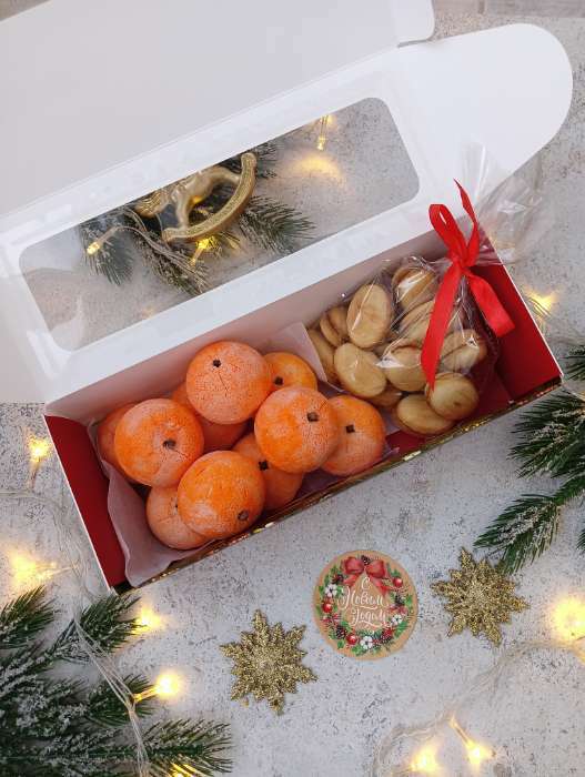 Фотография покупателя товара Коробка для кондитерских изделий с окном «Счастливого нового года», 26 х 10 х 8 см, Новый год